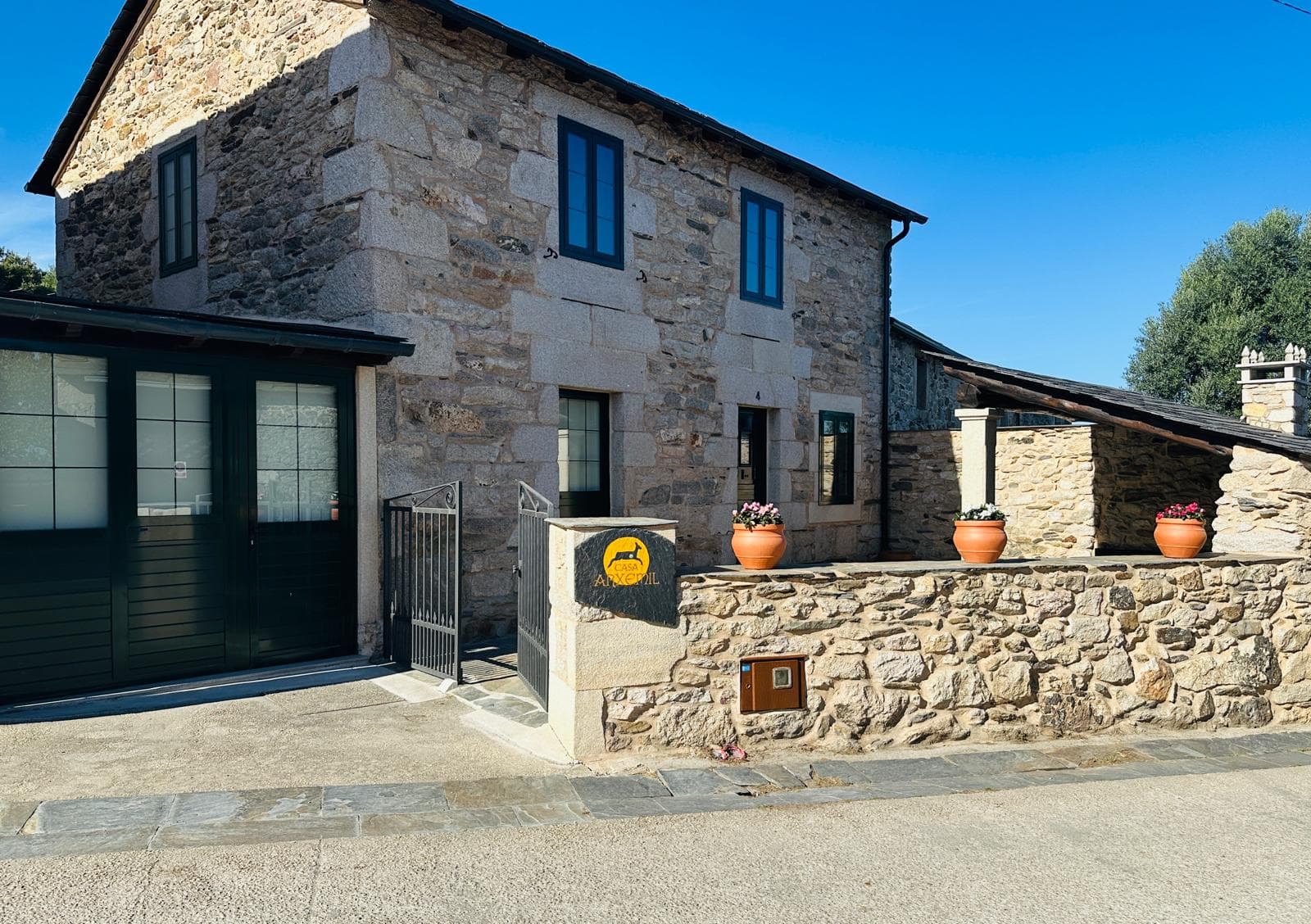 Arxemil House